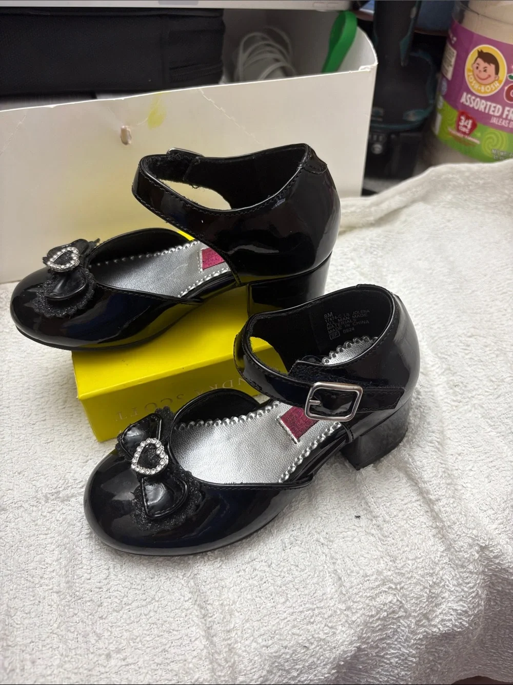 Girls Black Patent Mary Jane Dress Shoes with Heart Bow